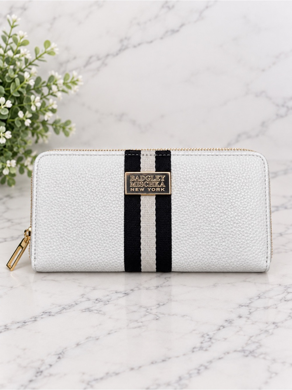 Badgley Mischka New York Ivory Black Stripe Zip Around Continental Wallet NWOT